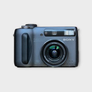 Sony Cyber-shot DSC-S85 | Digicam | Y2K | Compact Photo Camera | Point and Shoot | Digital Camera