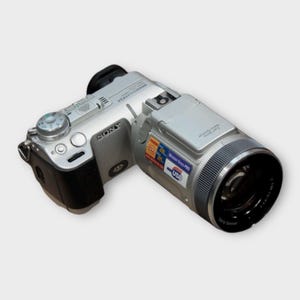 Sony Cyber-shot DSC-F717 | Digicam | Y2K | Compact Photo Camera | Point and Shoot | Digital Camera