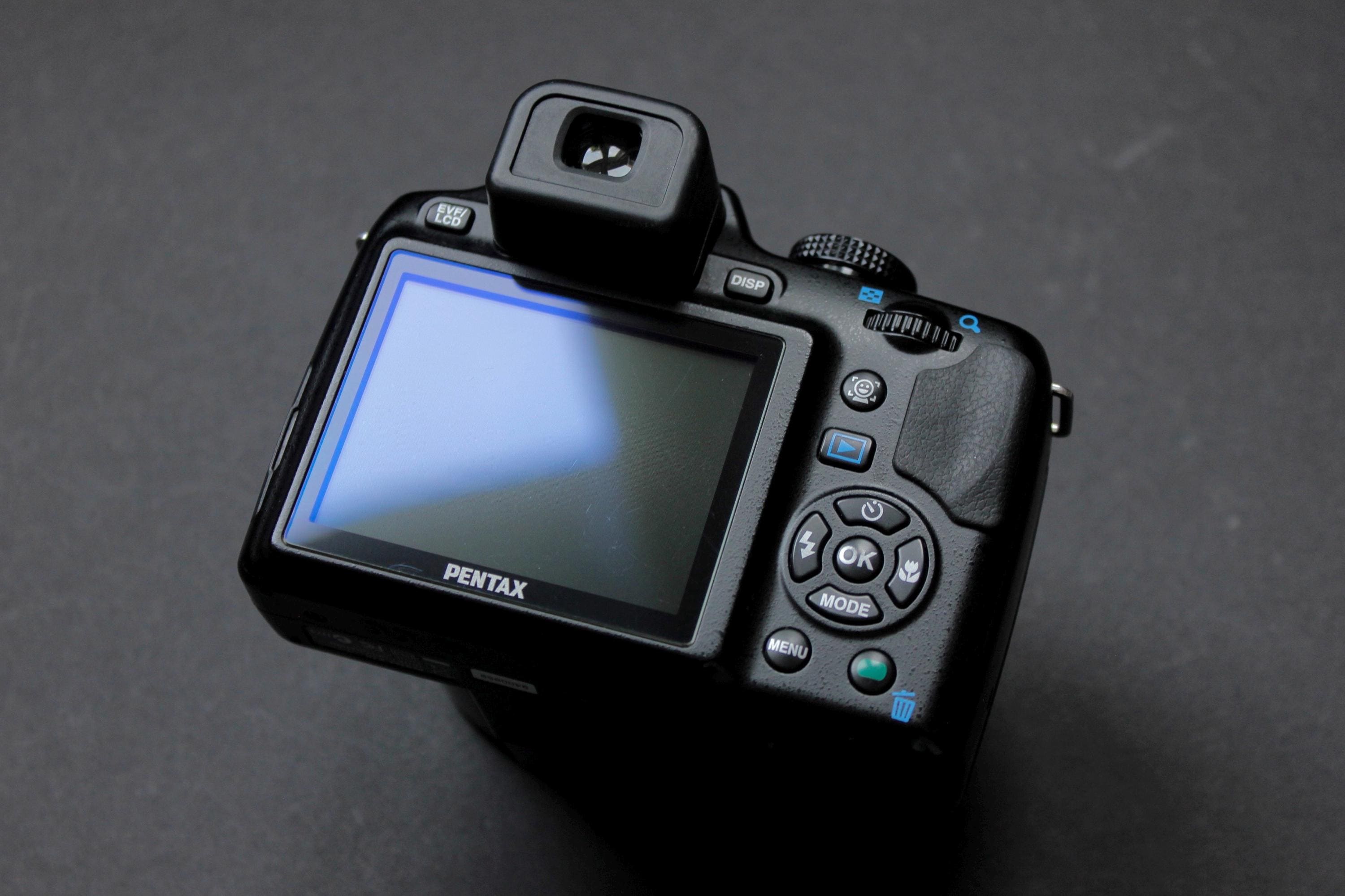 Pentax X70 | Digicam | Y2K | Compact Photo Camera | Point and