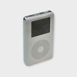 Apple iPod Photo Classic 30 GB: Retro MP3 Player, Collectible Y2K Tech