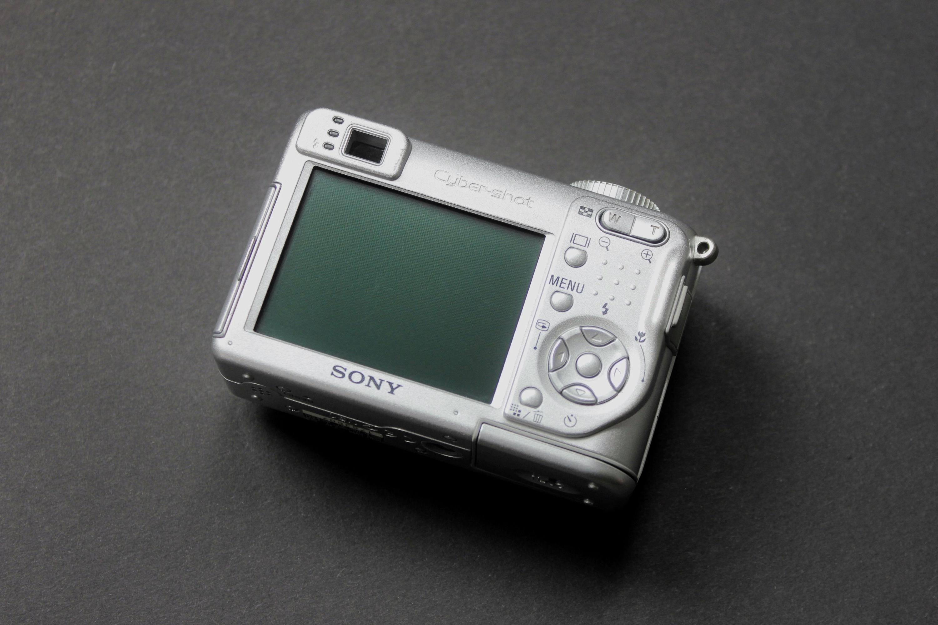 Sony Cyber-shot DSC-W1 | Digicam | Y2K | Compact Photo Camera 