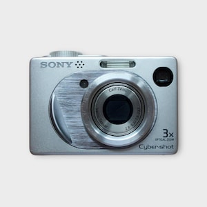 Sony Cyber-shot DSC-W1 | Digicam | Y2K | Compact Photo Camera | Point and Shoot | Digital Camera
