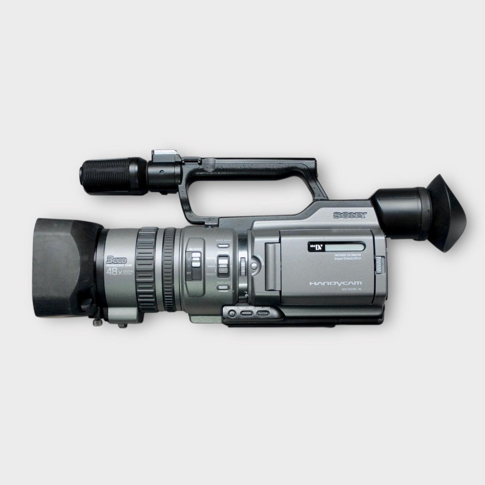 プロ向けモデル！ SONY ビデオカメラ DCR-VX2000 3 プロ向けモデル！ SONY ビデオカメラ DCR-VX2000 3 DCR-VX2000 プロ