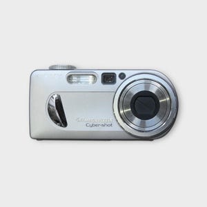 Sony Cyber-shot DSC-P10 | Digicam | Y2K | Compact Photo Camera | Point and Shoot | Digital Camera