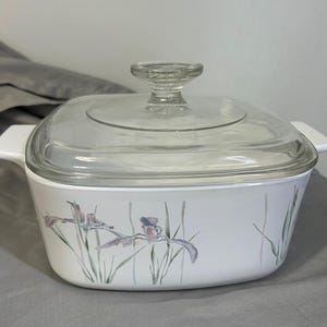 Corning Ware Shadow Iris A-1 1/2 -B  1.5L Casserole Dish
