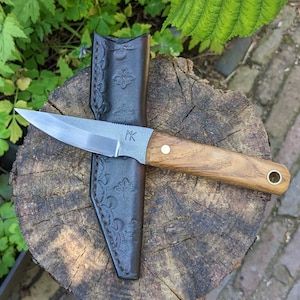 Handmade 19.5cm full tang knife with oak wood handle.