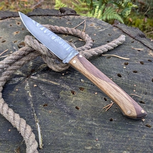 Handmade 22cm full tang knife with  ash and walnut handle For bushcraft,hunting,camping and other outdoor activities.