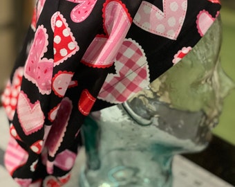 Hearts on black euro plus (for longer, fuller hair) style scrub cap