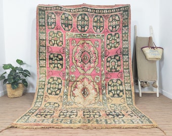 Pink Morrocan rug, Vintage Boujaad rug 6x9 FT