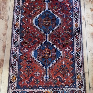 Hand Woven Vintage Antique Rug Carpet 133 x 88 cm 100% Wool Oriental Handmade Traditional