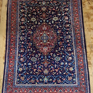 Hand Knotted Vintage Antique Rug Carpet 160 x 107cm 100% Wool Oriental Handmade Traditional