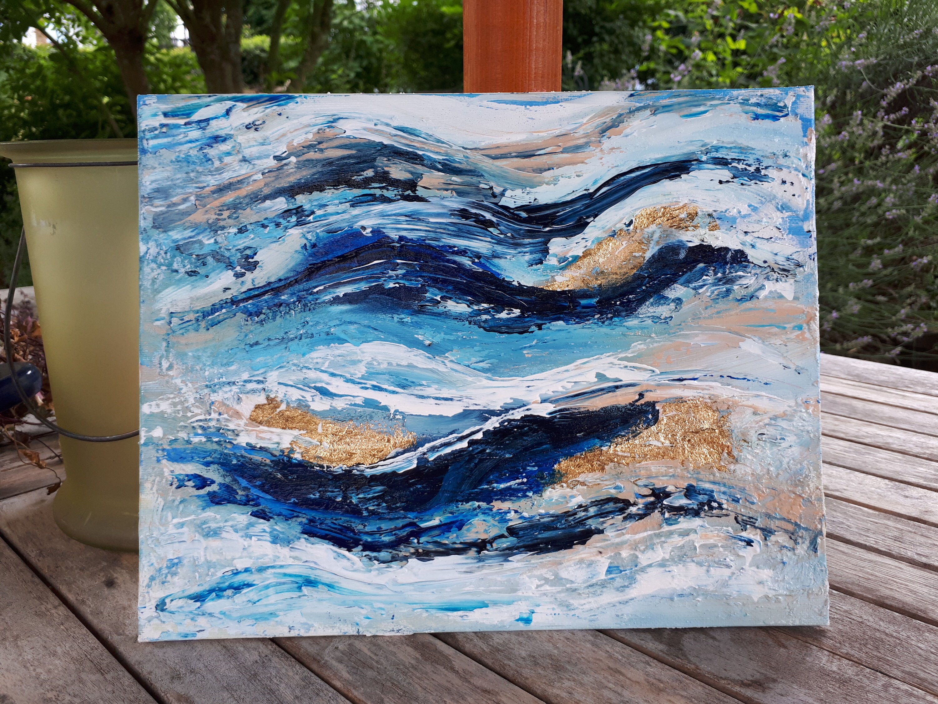 コード Ocean Waves With Gold Acrylics and Mixed Media Blue White