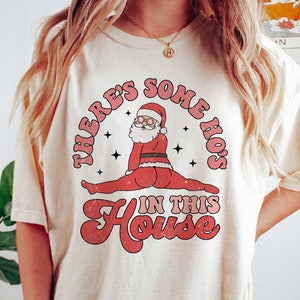 W tym domu jest trochę dziwek SVG, Retro Christmas SVG, Zabawny Mikołaj na Boże Narodzenie Png, Holiday Png, Koszulka świąteczna, Pliki SVG dla Cricut
