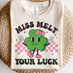 Señorita roba tu suerte SVG, Girl St Patrick Day SVG, Shamrock Svg, Retro Clover Svg, Saint Patricks Kids Shirt, Archivos Svg para Cricut