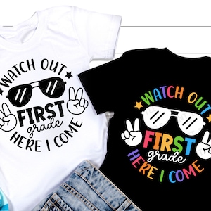 Kijk uit eerste klas hier kom ik SVG PNG, terug naar school SVG, 1e klas leraar SVG, eerste dag van school jongen shirt, SVG-bestanden voor Cricut