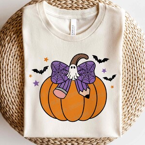 Arco de lápis de Halloween PNG, professor de abóbora assustador Svg, camisa retrô de arco de coquete de Halloween, sublimação png, arquivos Svg para Cricut