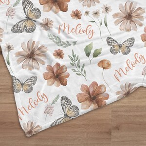 Custom Boho Flowers Baby Name Blanket, Personalized Baby Girl Floral Butterfly Swaddle, Wildflowers Swaddle, Newborn Gift, Baby Shower Gift bild 6