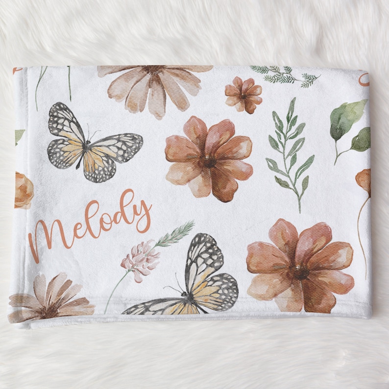 Custom Boho Flowers Baby Name Blanket, Personalized Baby Girl Floral Butterfly Swaddle, Wildflowers Swaddle, Newborn Gift, Baby Shower Gift bild 2