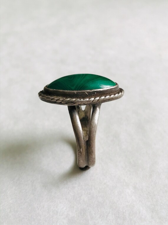 Vintage silver on sale malachite ring