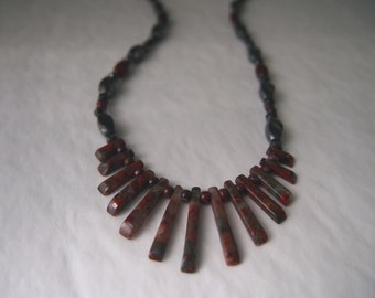 Vintage Jasper & Hematite fan necklace. Vintage fan necklace. Jasper and hematite necklace.