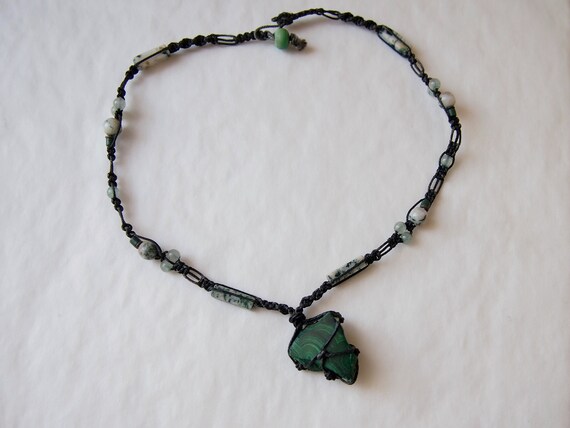 Vintage macrame necklace. Malachite & macrame nec… - image 3