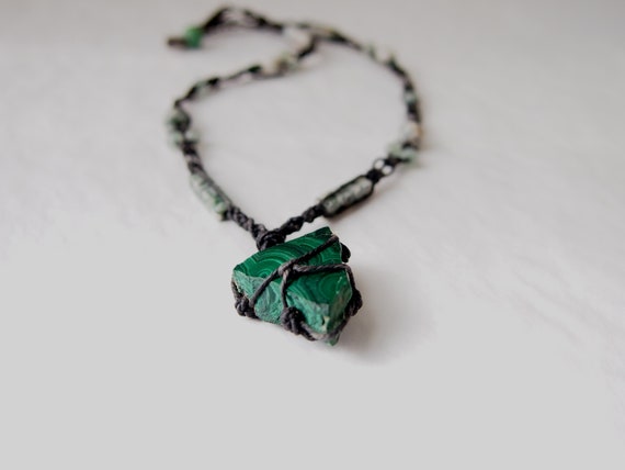 Vintage macrame necklace. Malachite & macrame necklace. Boho macrame necklace.