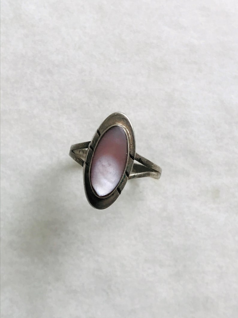 Vintage sterling & abalone pink abalone shell ring. Vintage silver ring. Abalone and Silver ring. image 3