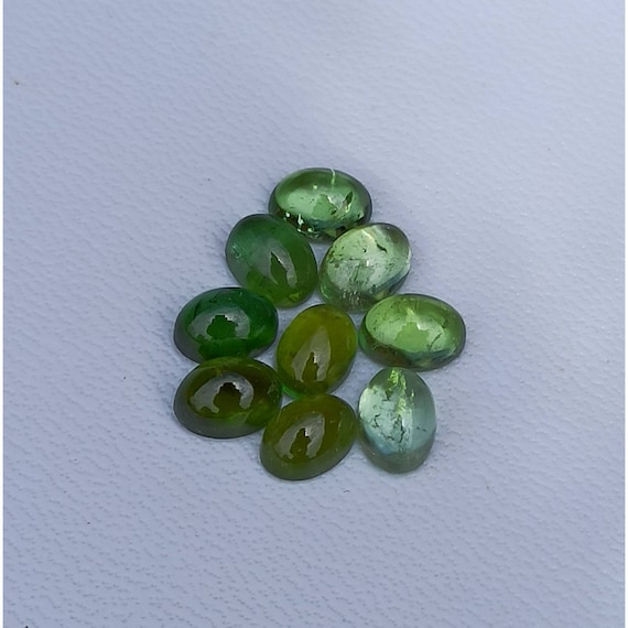 Natural Green Tourmaline Cabochon: Oval Gemstone (7x5mm)