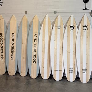 Houten aangepaste decoratieve surfplank muurkunst voor bedrijven stand café bar menuwinkel