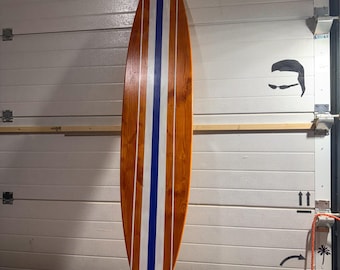 Cuadro decorativo de pared con forma de tabla de surf de madera – 170 cm. Decoración costera para el hogar.