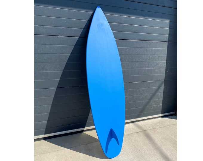 Decorative Wooden Surfboard in Vibrant Blue with fin | Surfbrett Wanddeko | Planche de Surf | Tavola da Surf