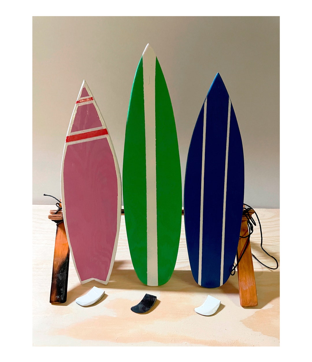 miniature wood surfboard インテリア il_1080xN.4242204565_iwt9.jpg