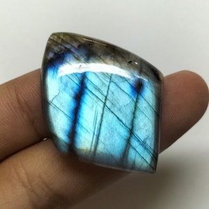LABRADORIET FANTASTISCHE VORM Mooie kwaliteit cabochon 59,50 kt natuurlijke edelsteen labradoriet blauw vuur Perfecte hanger, maat labrador: 41 x 31 x 7