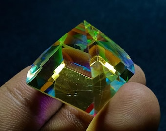 Colgante de piedra preciosa suelta facetada de alta calidad MYSTIC, increíble fuego, tamaño místico, peso de 35 a 45 ct.