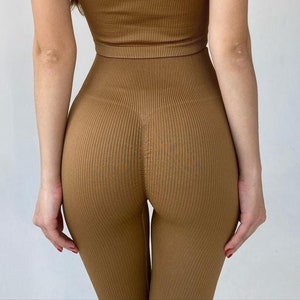 Slinky Aphrodite Leggings Pants. Form Fitting With Scrunch-butt & Camel Toe.  These Low Riders Are Made With Soft Stretchy Slinky Fabric. -  Norway