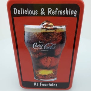 Seltene Coca Cola Vintage Dose - Soda Brunnen Szenen, rot/schwarz, schöne Grafiken