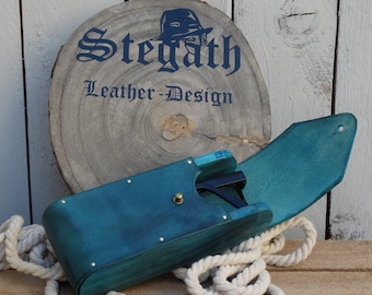 Glasses case * in turquoise / black * made of leather * and wood *