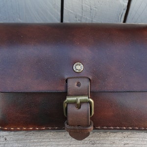 Sac banane * marron foncé * cuir * unique * pour hommes et femmes * cousu à la main *