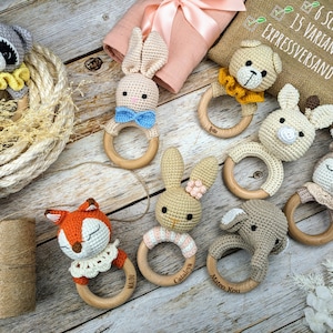 Crochet baby rattle with grip ring made of beech wood zdjęcie 3