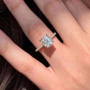 Classic 2.5 CT Elongated Cushion Cut Moissanite Solitaire 14k Solid Yellow Gold Engagement Ring Claw Prongs Anniversary Ring/Gift In Fashion