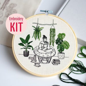 DIY Embroidery Kit Bookworm, Modern Plant Book Woman Girl Embroidery Gift, Beginner Craft Gift, Needlecraft Hoop Art Pattern