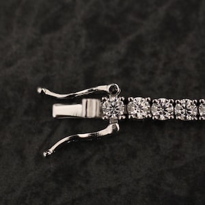 Pulsera de tenis con moissanita de 2-4 mm, plata de ley 925, calidad VVS. Aprobada por el probador de diamantes. Ideal como regalo de aniversario. imagen 8