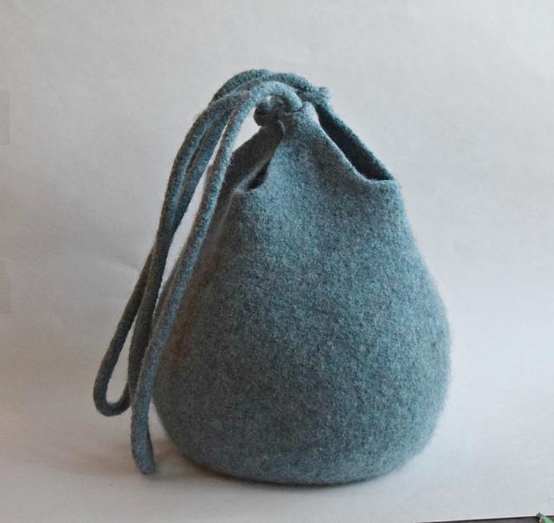 Celtic Knot Felted Bag Knitting Pattern – Bulky Wool Round Purse – Knit ...