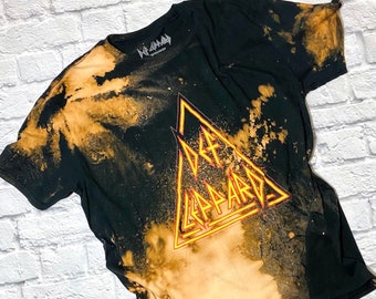 Camiseta de banda de tinte de lejía de gran tamaño de Def Leppard // Inspiración vintage // Rock N Roll