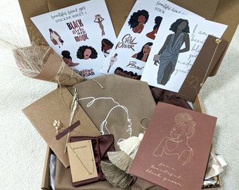 Black Queen Gift Box: Pacchetto per la cura di sé con borsa, gioielli e fiori secchi
