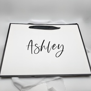 Pochette cadeau personnalisée, Pochette cadeau blanche et noire, Cadeau personnalisé, Pochette cadeau personnalisée, Pochette blanche et noire, Pochette cadeau