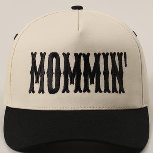 Mommin&#39; Typographic Design Embroidery Trucker Hat, Mom Trucker Hat, MOMMIN&#39; Trucker Hat