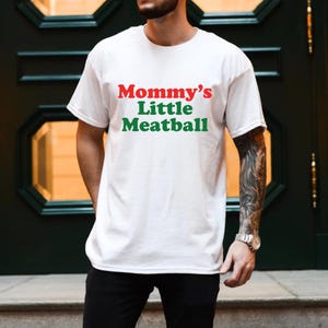 Camiseta unissex de algodão pesado Mommy's Little Meatball, camiseta engraçada da Itália, Nic da Ilha do Amor, presente para amantes da comida italiana, camiseta de férias em família