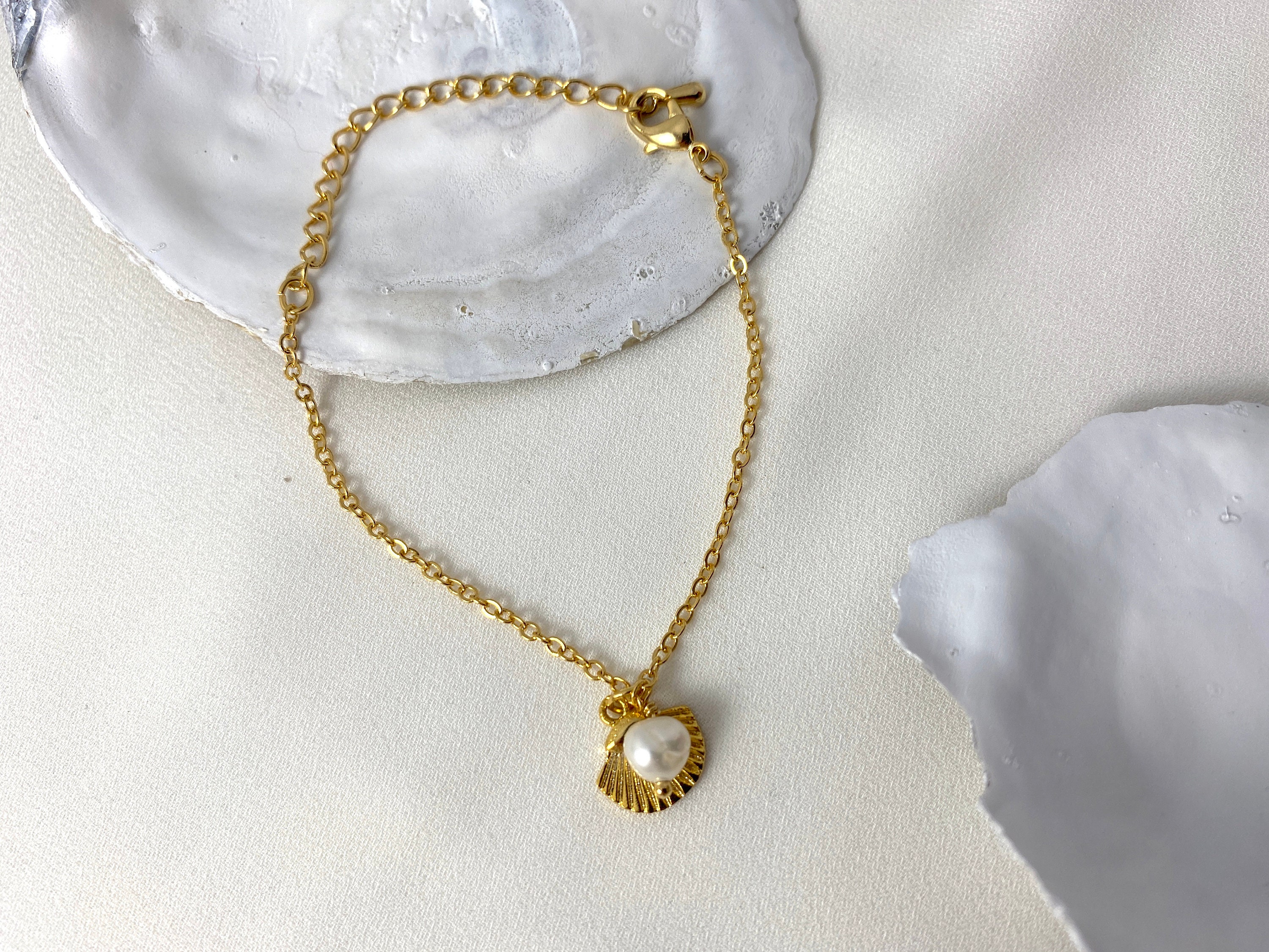 Sea Lover Pearl and Crystal Shell Bracelet