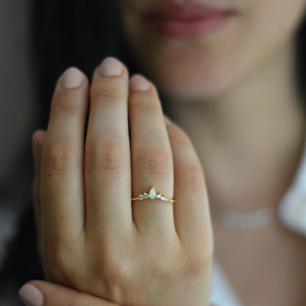 Gold Opal Wishbone Ring, Oktober Birthstone Schmuck, Vermeil 925 Ring, V förmiger zierlicher Ring, Wishbone Ring, Geschenk für sie, Größe 6